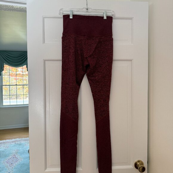 Athleta Women's Exhale Stash Pocket Heel Tight -- Small - Picture 2 of 3